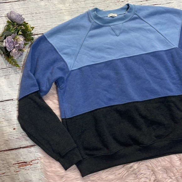 DONNI. Colorblock Sweatshirt in Blue and Gray - Picture 4 of 8